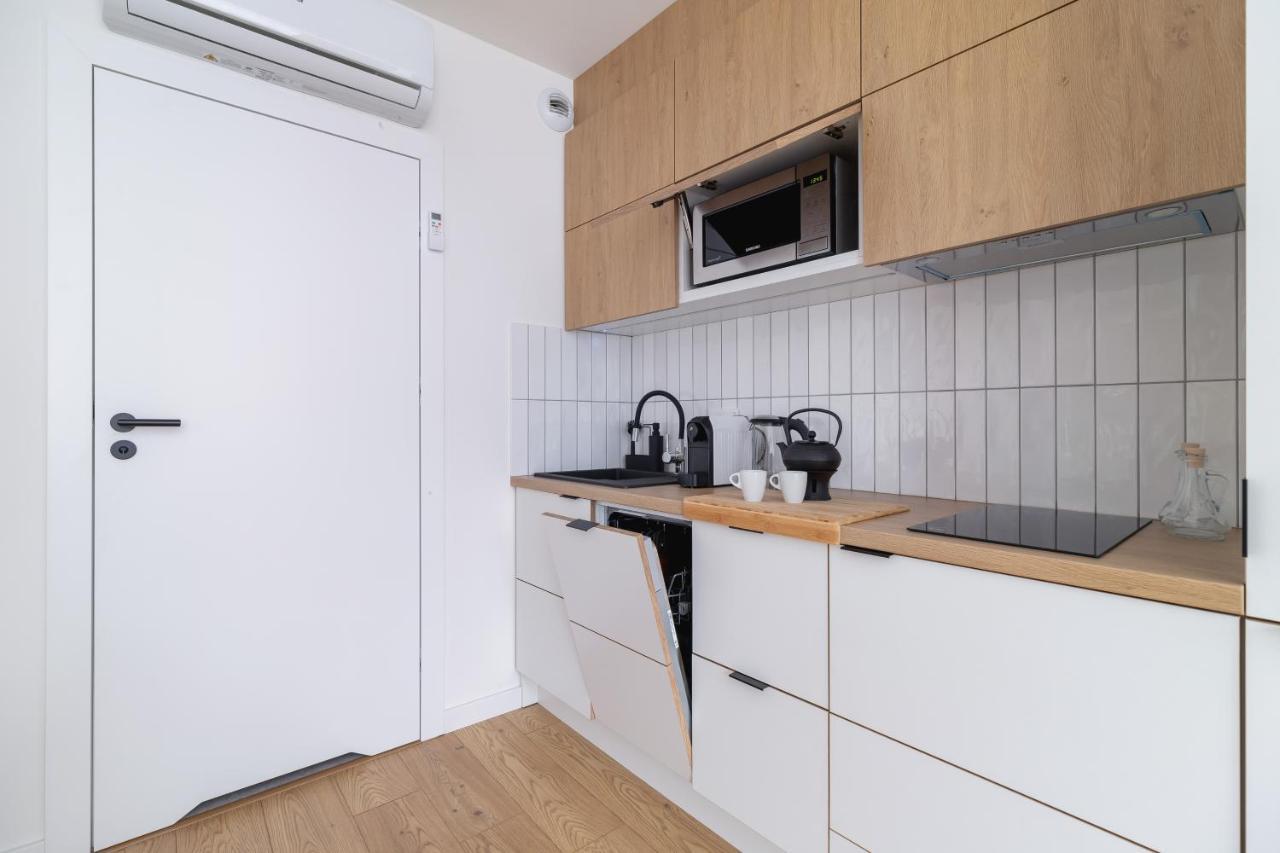City Studio With Ac Czarnowiejska By Renters Krasków Eksteriør bilde
