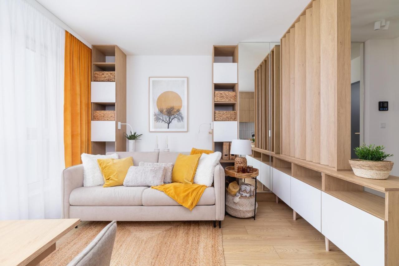 City Studio With Ac Czarnowiejska By Renters Krasków Eksteriør bilde