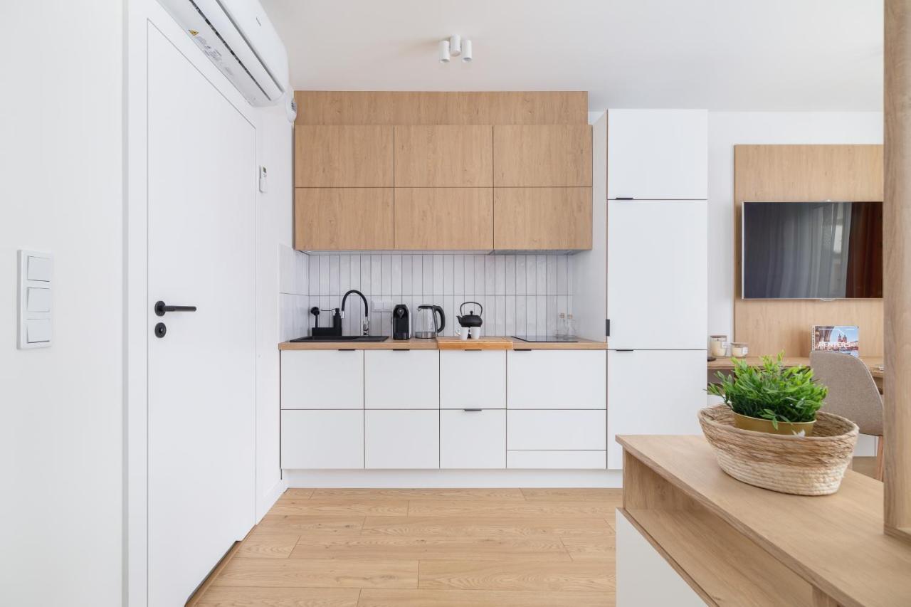 City Studio With Ac Czarnowiejska By Renters Krasków Eksteriør bilde