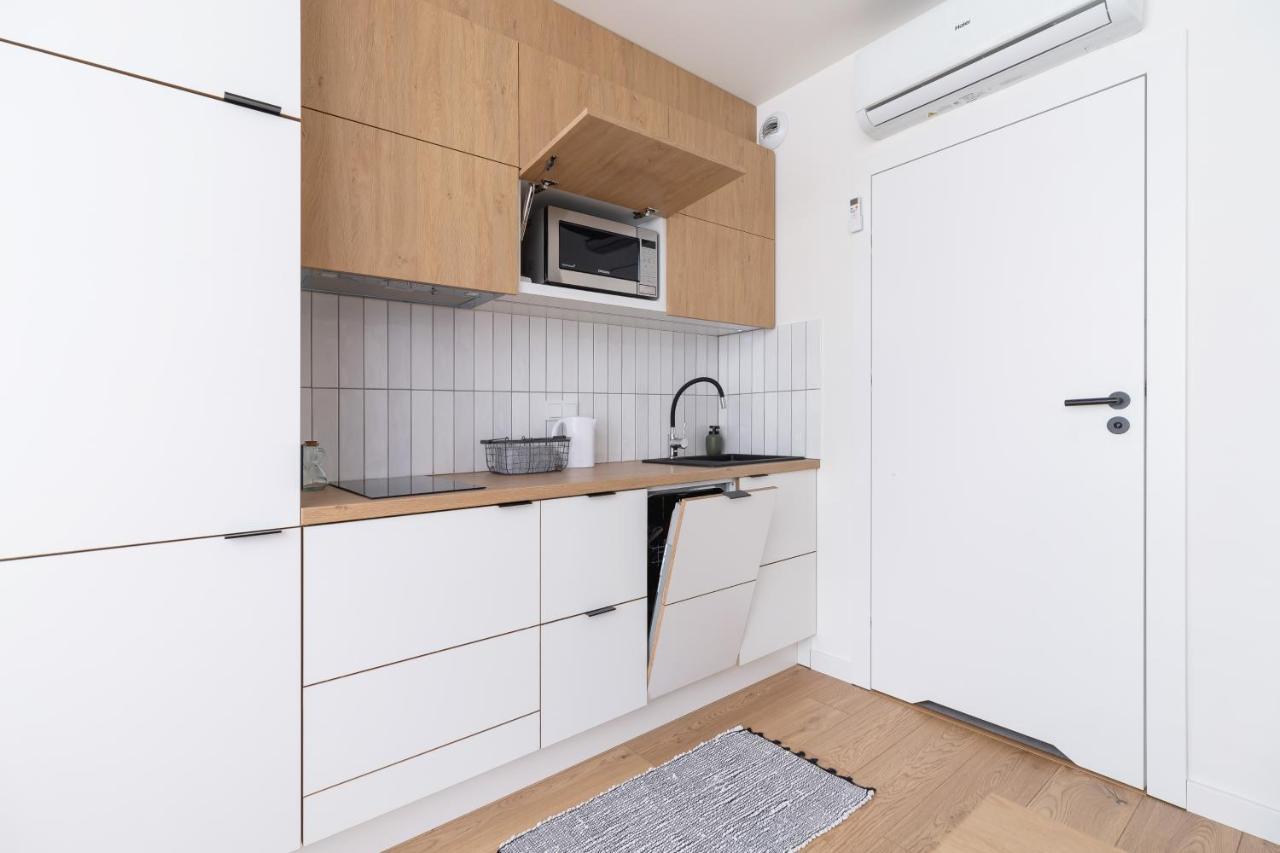 City Studio With Ac Czarnowiejska By Renters Krasków Eksteriør bilde